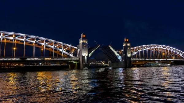 Ночной Разводной Мост Через Неву Санкт Петербург Россия Мост Петра — стоковое фото