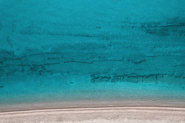 Relaxante Vista Aérea Praia Com Água Mar Calma Pedra Lajes — Fotografia de Stock