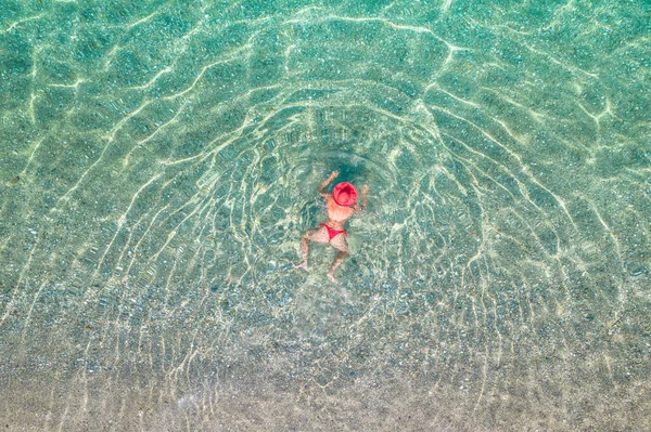 Top View Young Beautiful Woman Red Hat Bikini Swimming Sea — Stock Photo, Image