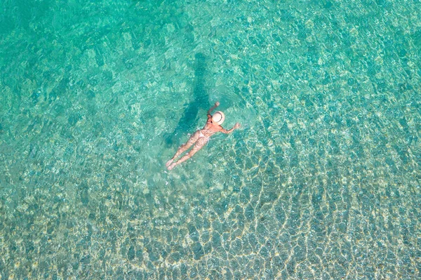 Top Aerial View Young Beautiful Woman Hat White Bikini Swimming — Zdjęcie stockowe