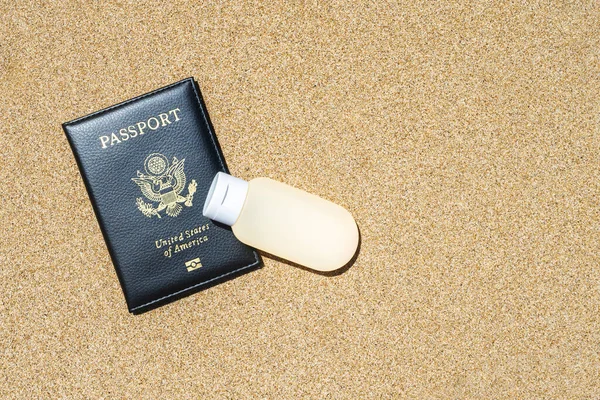 American Passport Cover Sunscreen Lying Sand Beach Concept Summer Travel — Stock Photo, Image