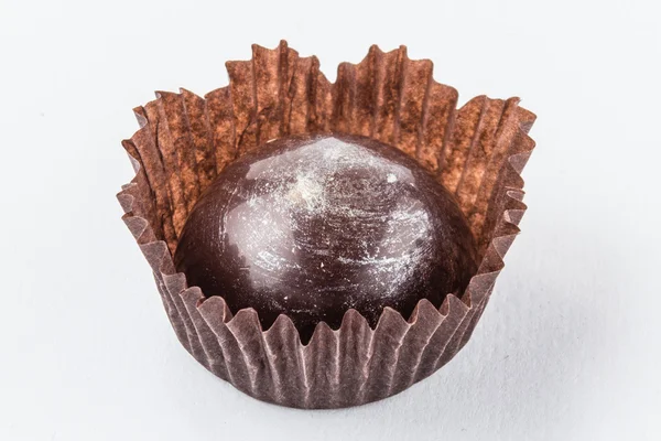 Chocolade snoepjes geïsoleerd op witte achtergrond — Stockfoto