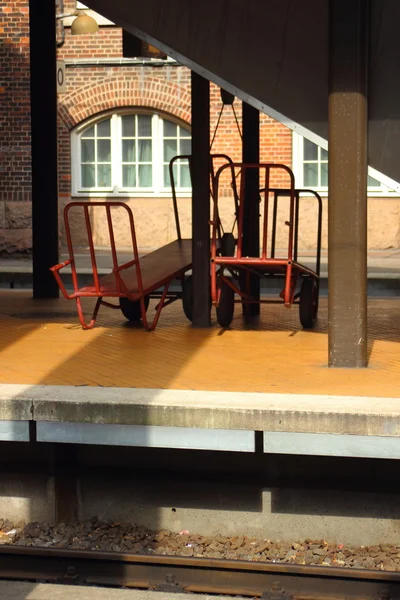 Two empty luggage cars at central railway station — Stock Photo, Image