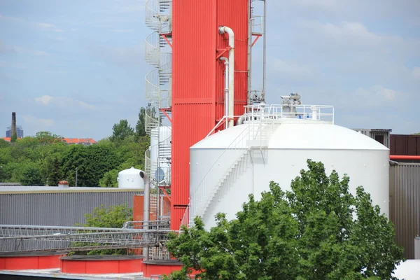 Planta industrial que produce aire comprimido con contenedor — Foto de Stock
