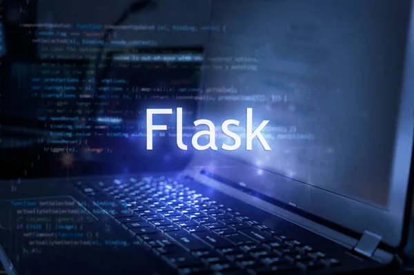 Napis Flask Laptopie Tle Kodu Kolba Nauki Kursy Komputerowe Szkolenie — Zdjęcie stockowe