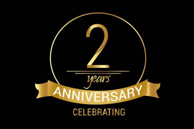  Lüks Black Gold 2. Yıl dönümü, minimalist logo yılları, jübile, kurdele tebrik kartı. Doğum günü davetiyesi. Siyah arkaplanda altın alan vektörü çizimi