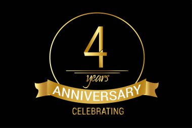  Lüks Black Gold 4. yıl dönümü, minimalist logo yılları, jübile, kurdele tebrik kartı. Doğum günü davetiyesi. Siyah arkaplanda altın alan vektörü çizimi