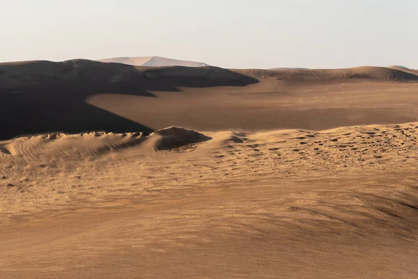 Powstawanie Piasków Dziurze Lub Pustyni Sahara Falowanym Wzorem Piasku Wydmie — Zdjęcie stockowe