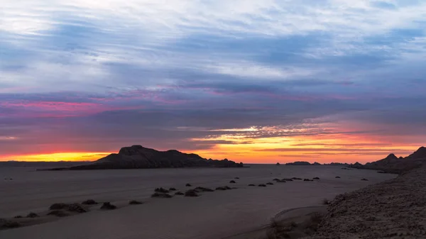 Kilátás Természet Tájak Kötőjel Kunyhó Vagy Szahara Sivatag Naplementekor Közel — Stock Fotó