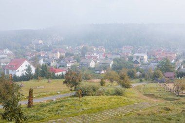 Ukrayna Karpatları Skidnitsa. Sabah güneşli bir gün dağ manzarasında. Carpathian, Avrupa. Güzellik dünyası. Büyük çözünürlük.
