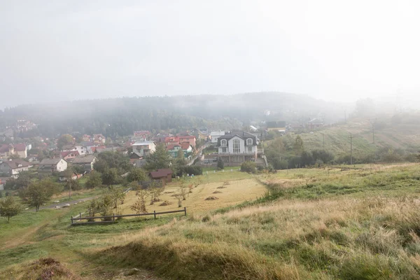 Ukrajina Karpaty Skidnitsa Ranní Slunný Den Horské Krajině Karpatská Evropa — Stock fotografie