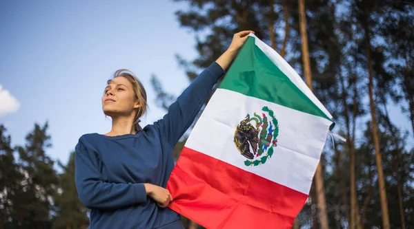 Mexikói Zászlót Tartó Emberek Szeptember Mexikó Függetlenség Napja Mexikói Függetlenségi — Stock Fotó