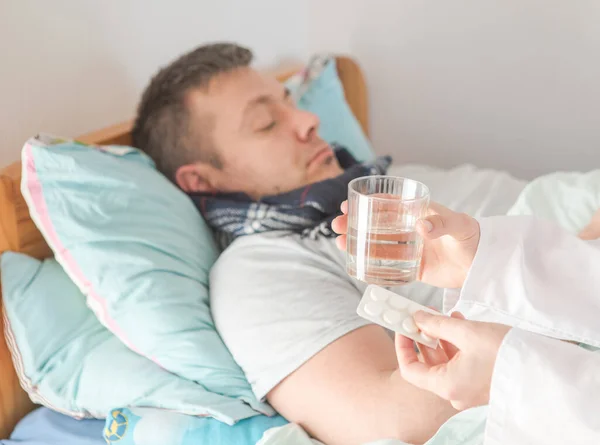 Nurse Giving Pills Glass Water Male Patient Lying Hospital Bed — Stock Photo, Image