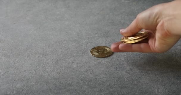 Crypto valuta goud Bitcoin. Bitcoin bedrijf moderne wisselkantoor. — Stockvideo