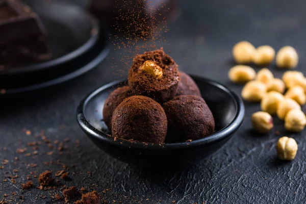 Házi Készítésű Szarvasgomba Étcsokoládé Cukorka Kakaópor Által Készített Csokoládé Ínyenc — Stock Fotó