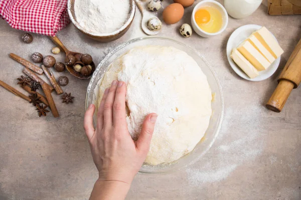 Beat Flour Kitchen Utensils Baking Dish Rolling Pin Eggs Table — Stock Photo, Image