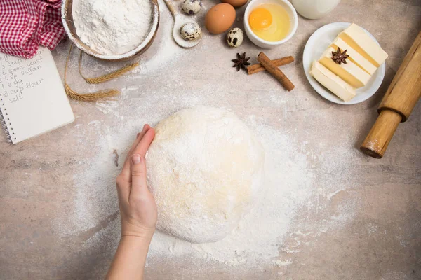 Beat Flour Kitchen Utensils Baking Dish Rolling Pin Eggs Table — Stock Photo, Image