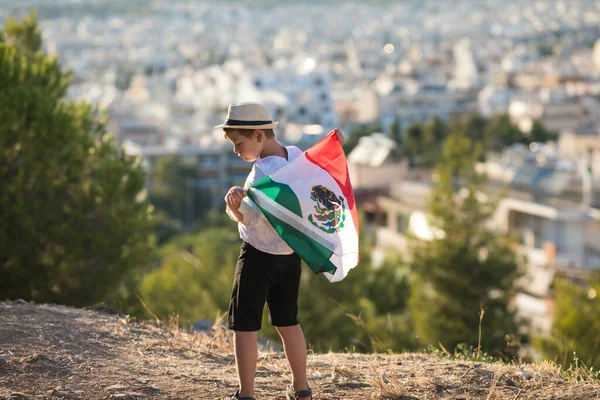 People Holding Flag Mexico September Independence Day Mexico — Fotografia de Stock