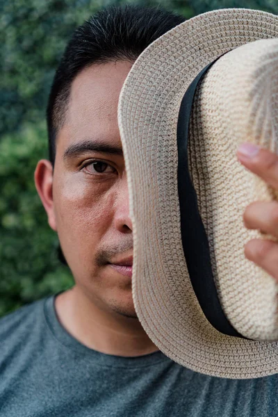 Close Portrait Young Aboriginal Hispanic Man Outdoors — Foto Stock
