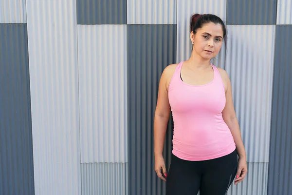 Fitness Woman Wearing Sports Clothing Staring Camera — ストック写真
