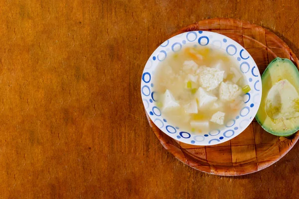 Ένα Μπολ Κολομβιανή Mote Queso Παχιά Σούπα Γλυκοπατάτας Κρεμμύδι Σκόρδο — Φωτογραφία Αρχείου
