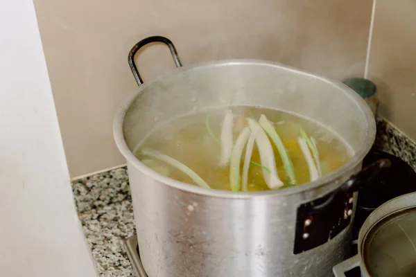 Soup Boiling Pot Stove — Stock Photo, Image