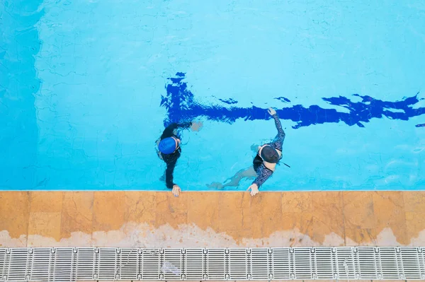 Vista Aérea Nadador Traje Baño Gafas Entrenamiento Piscina — Foto de Stock