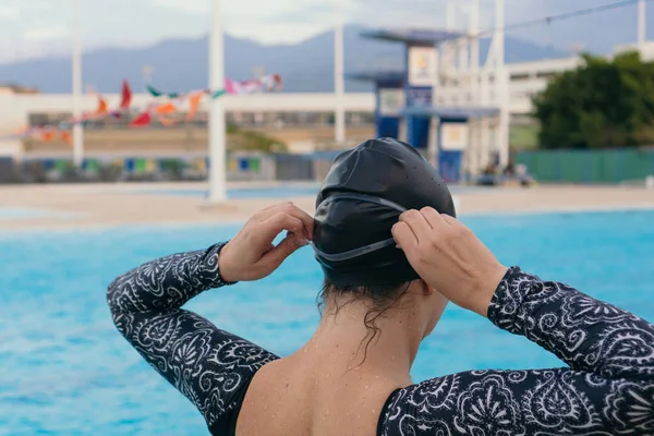 Woman Wearing Goggles Preparing Swim — Stock Photo, Image