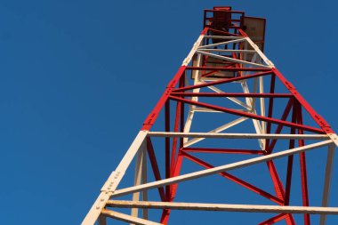Metal Kule 'nin tepesi Punta Gallinas Deniz Feneri olarak bilinen Gökyüzünün Arkaplanına Karşı