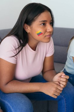 Ekvador taraftarı maç izliyor. Kötü duygular.