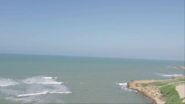 海滩上俯瞰大海的自然景观 哥伦比亚瓜希拉 — 图库视频影像
