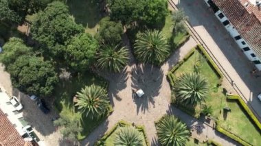 Plaza Antonio Nario 'nun tarihi Villa de Leyva, Kolombiya' daki hava manzarası.