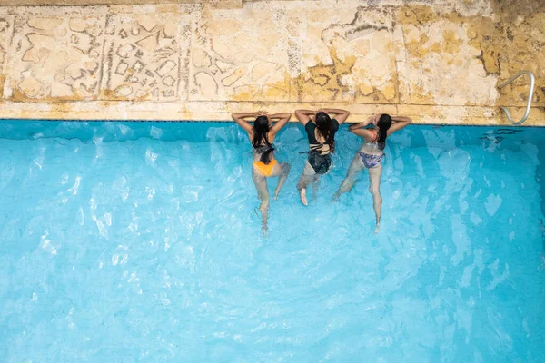 Aerial View Women Resting Swimming Pool — Stockfoto