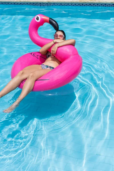 Woman Relaxing Floating Inflatable Ring Sunny Summer Swimming Pool — Stockfoto
