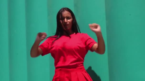 Latin Woman Dancing Street — Stok video