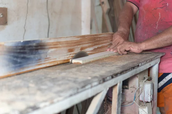 Close Hands Male Carpenter Trimming Plank — Fotografia de Stock