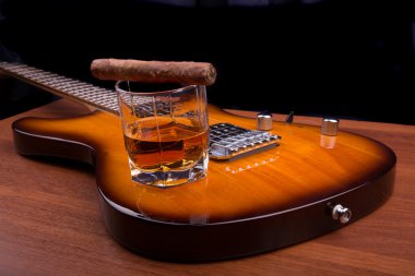 kadeh ROM ve puro elektro gitar
