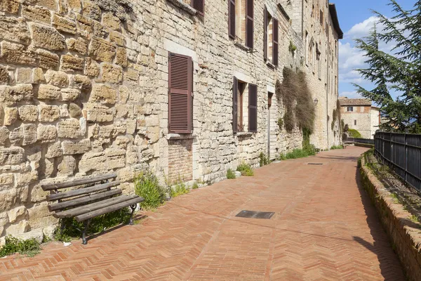 Allée dans un village typiquement italien — Photo