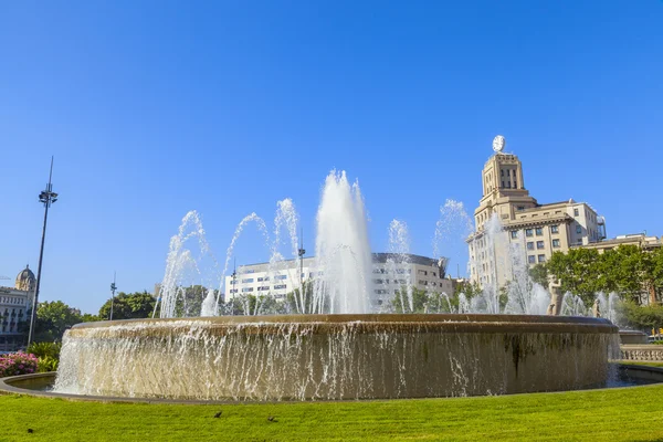 Fountain in catalonia square — Stock Photo, Image
