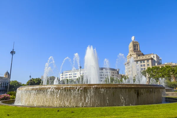 Fuente en la Plaza de Cataluña — Foto de Stock