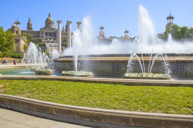 plaza espana sihirli çeşme