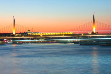 Eminonu Halic Metro, Tren, Uzun pozlama Arka plan Seçici