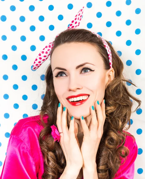 Fashion portrait of happy stylish girl — Stock Photo, Image