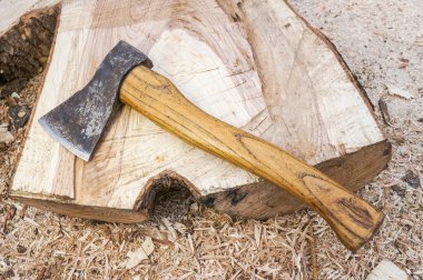 ahşap ve eski balta yangın