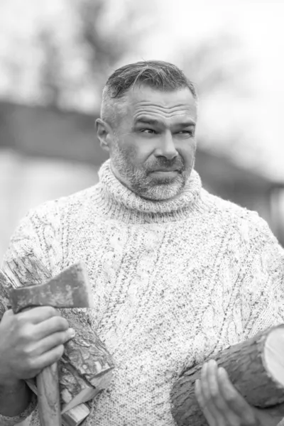 Retrato de hombre al aire libre —  Fotos de Stock