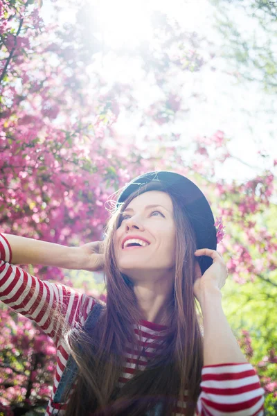 Primavera ensolarada ao ar livre retrato — Fotografia de Stock