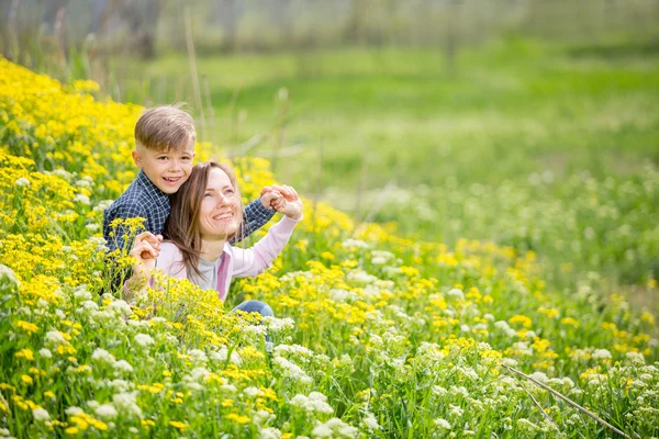 Mutlu aile — Stok fotoğraf