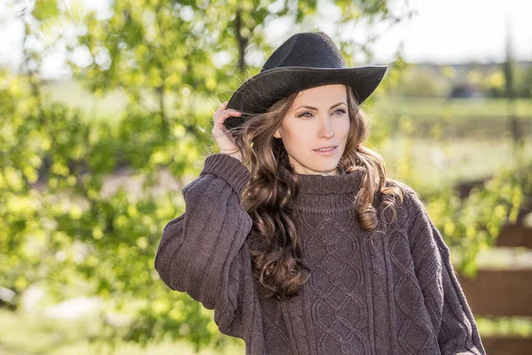 Romantic woman in a cowboy hat — Stock Photo, Image