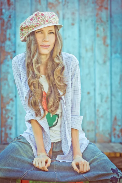 Romantic beautiful woman in hat — Stock Photo, Image