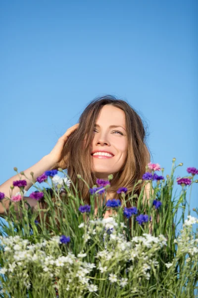 Mujer romántica de verano — Foto de Stock